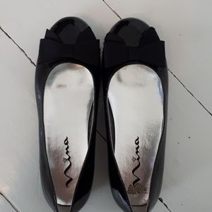 Shiny black dress shoes. Size 3 girls.